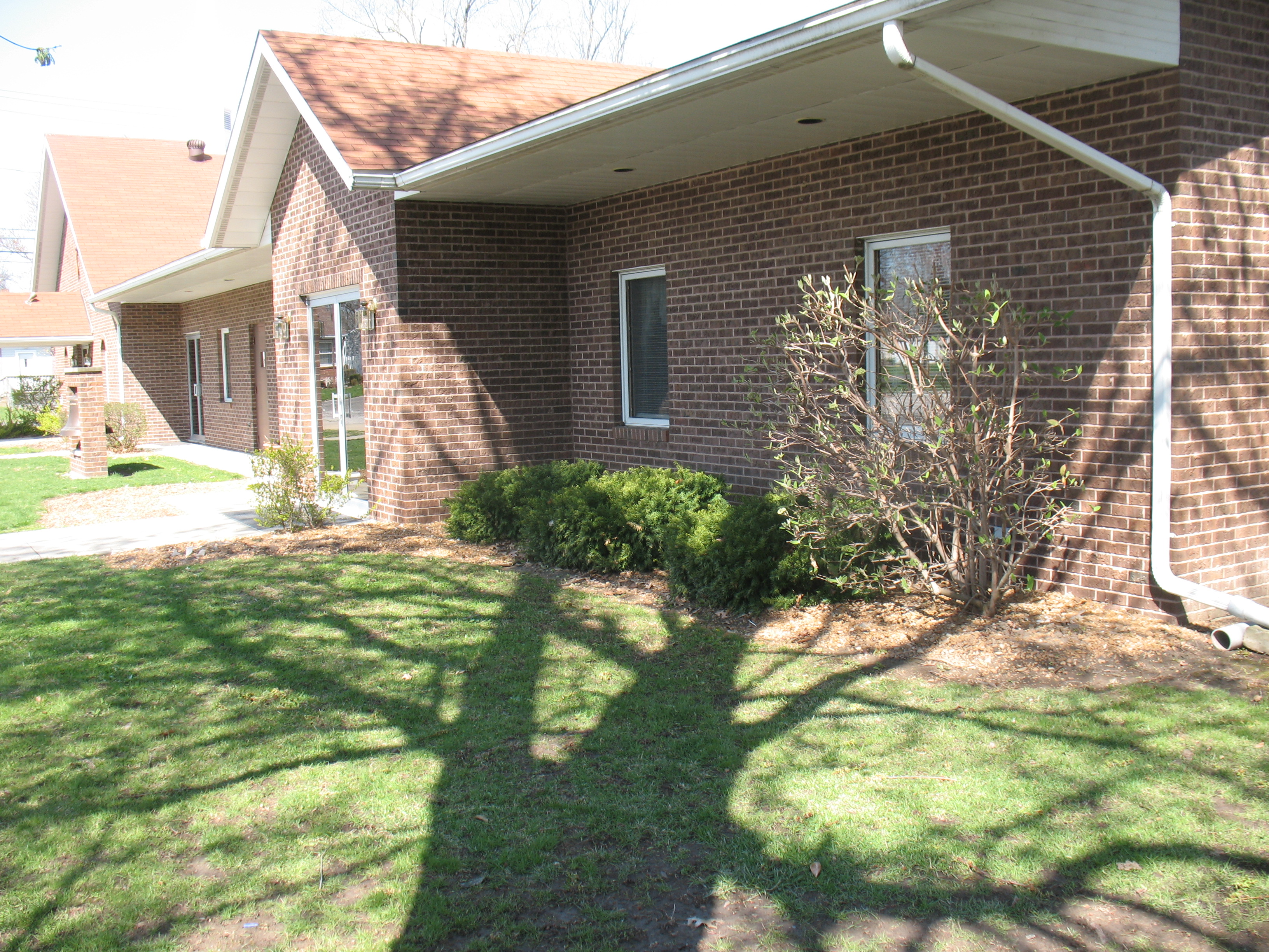 BeforeFreeMethodistChurchinMtOliveApril09.jpg